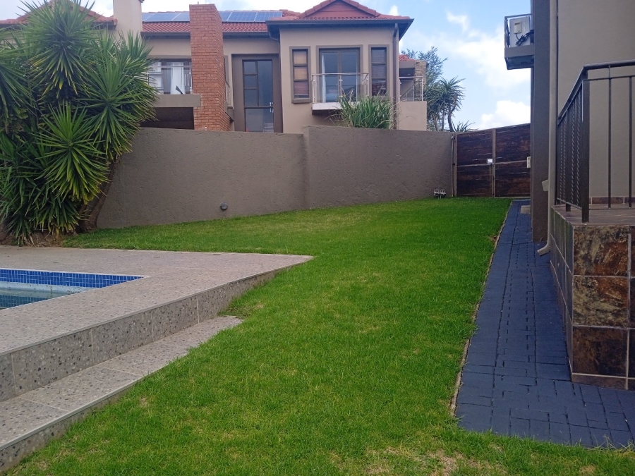 To Let 5 Bedroom Property for Rent in Xanadu North West